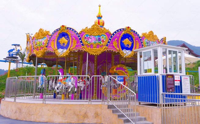 Grand carousel rides